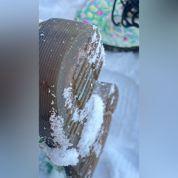 Deal!☘️💚Dr. Martens Floral Boots Hand Painted - Picture 3 of 8